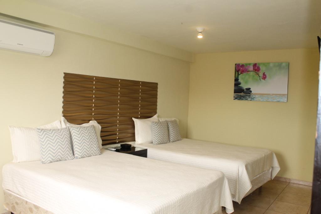 Hotel Boutique Valverde Cumbres De La Escalon Mejicanos Room photo